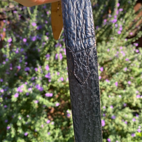 Black Sharkskin belt with gold tone removable buckle - Picture 11 of 13